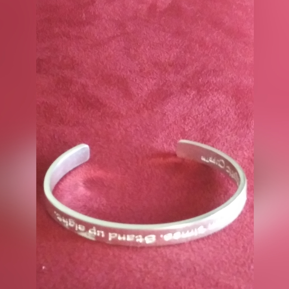 Nice.womens costume jewelry fashion  Bracelet .  silver tone.nice.